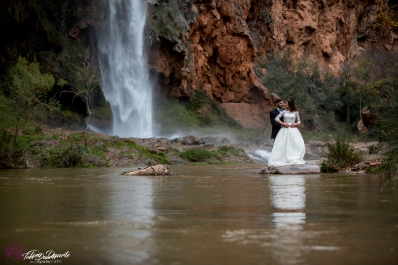 Novios salto de la novia